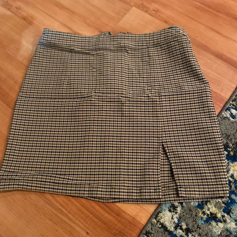 A plaid skirt from garage #fall #skirt #cute